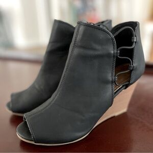 Sugar Peep Toe Wedge Size 8